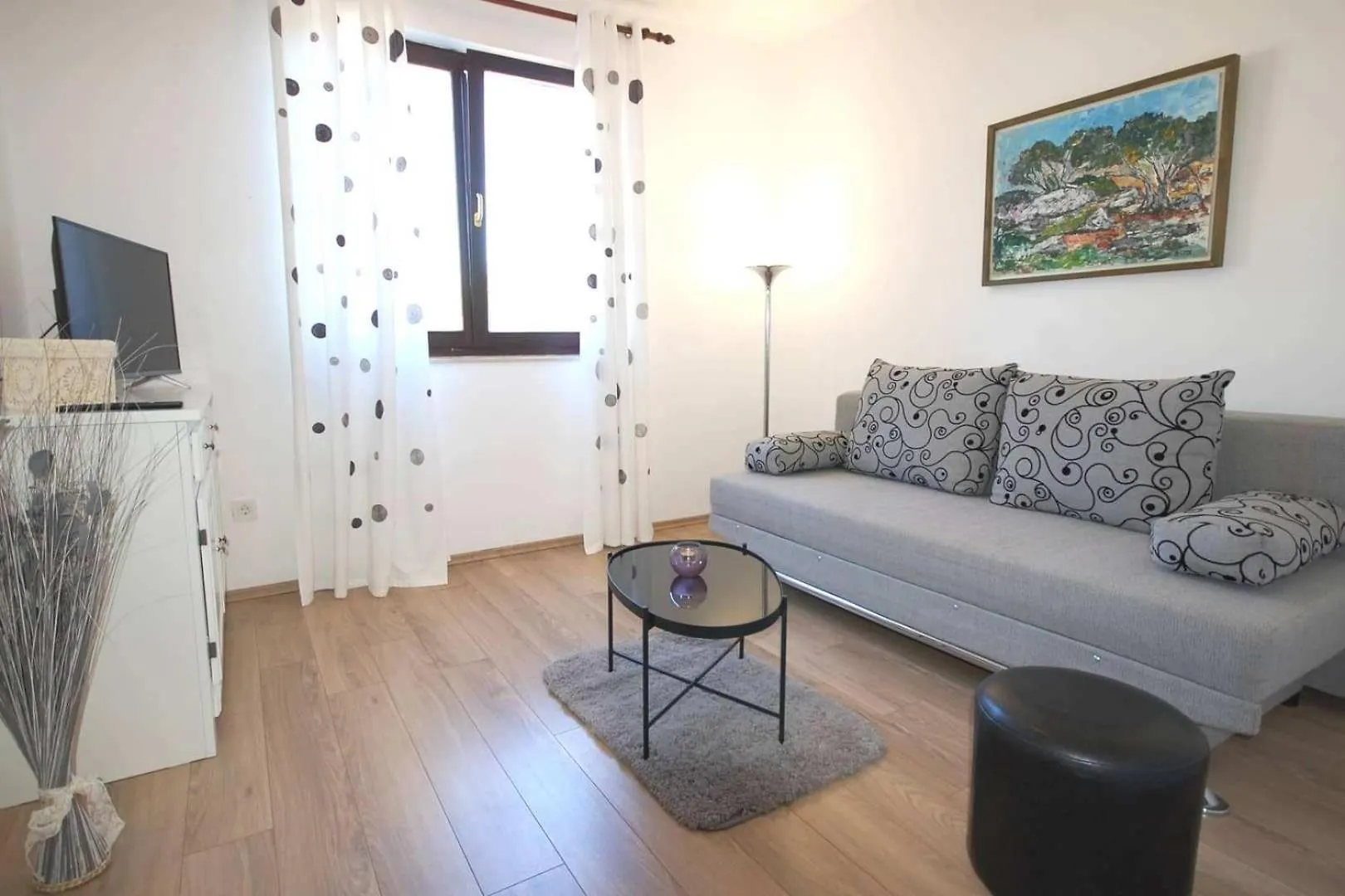 Apartments With A Parking Space Njivice, Krk - 21871 Croatia